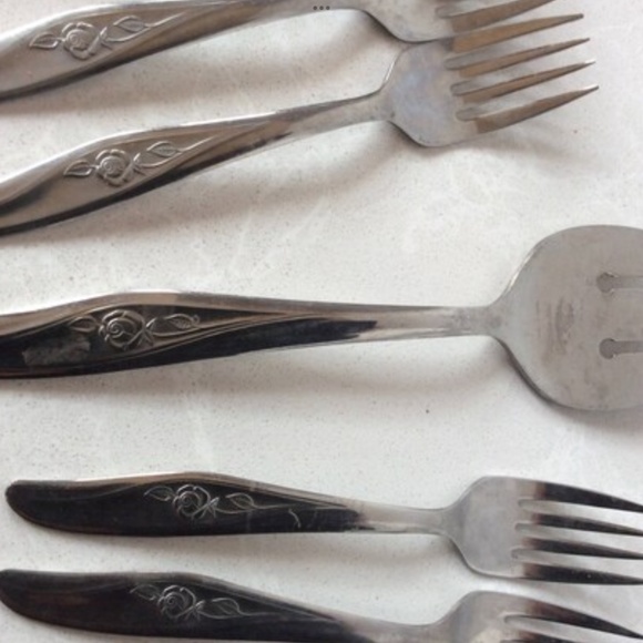 Vintage Utica Cameo Rose Fork Set 8 Salad Forks and 1 Serving Fork 9 Piece Steel - Picture 3 of 4